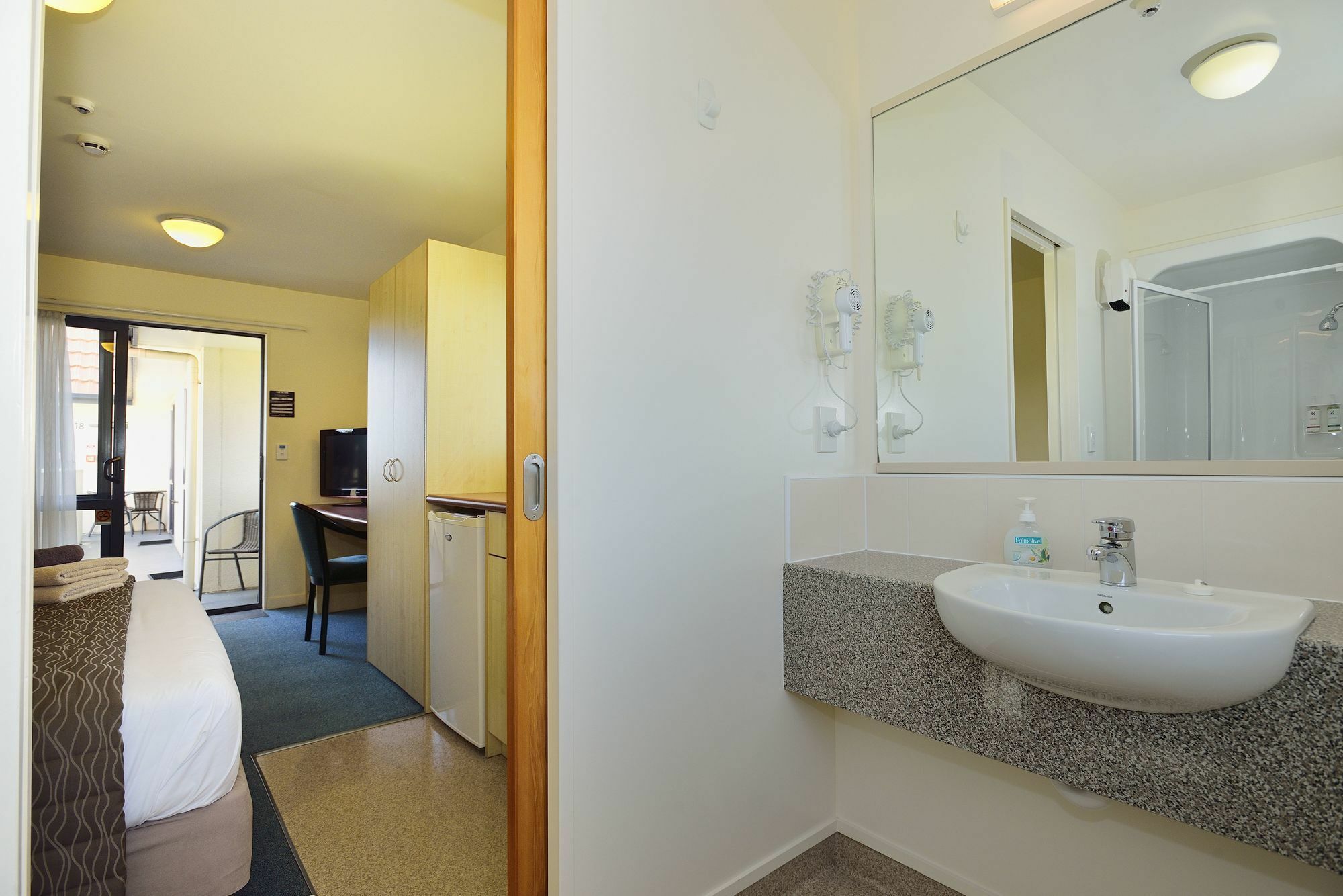 Bella Vista Motel 4*