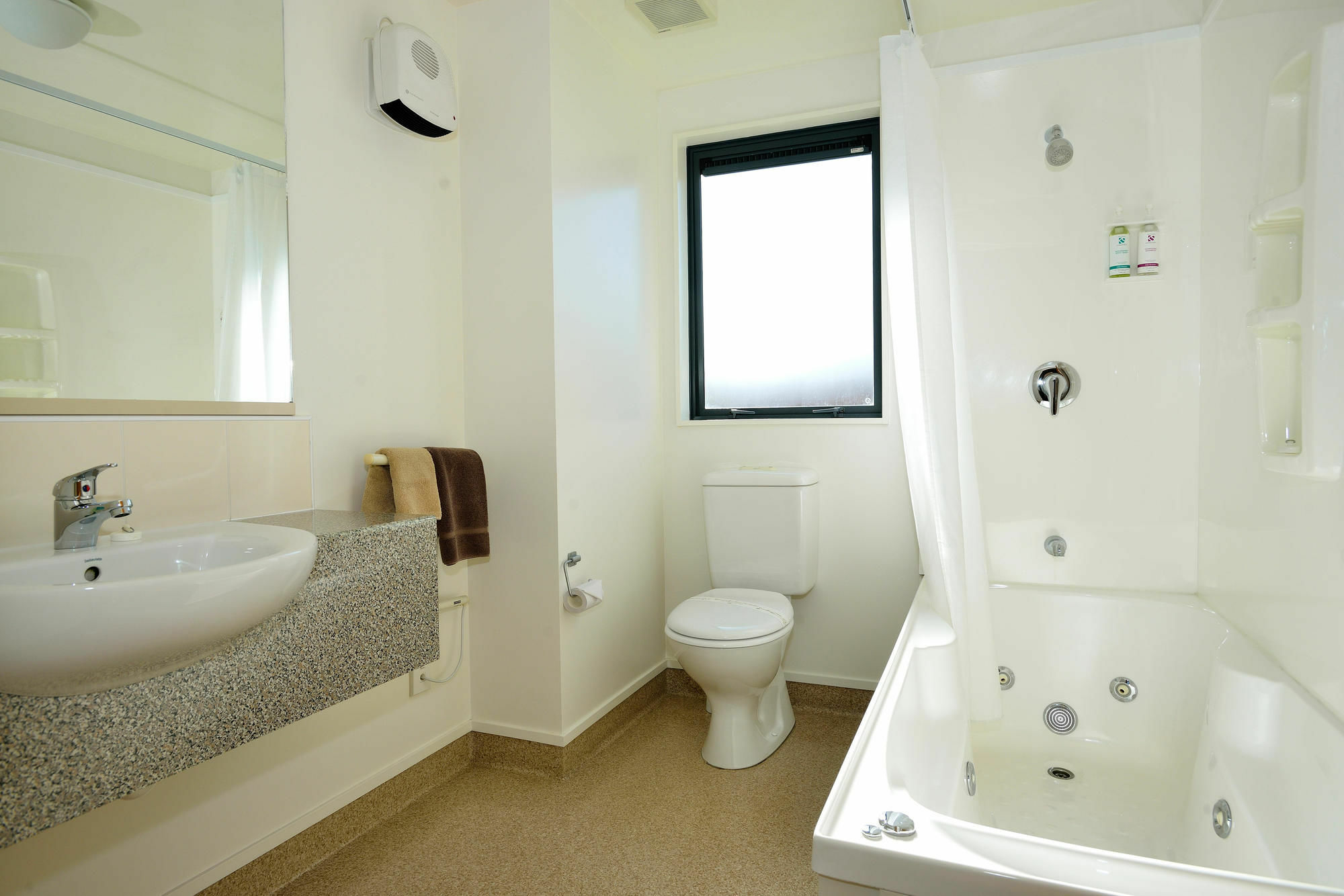 Bella Vista Motel 4*